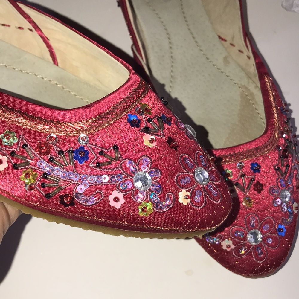 Women’s Satin Embellished Shoes - Picture 2 of 8